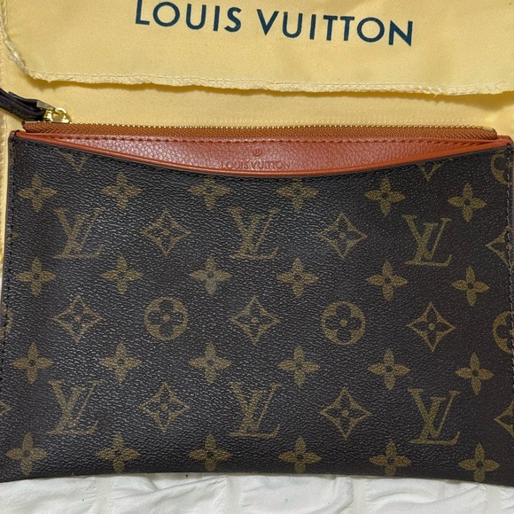 Louis Vuitton Pink Leather Pouch - Picture 1 of 3